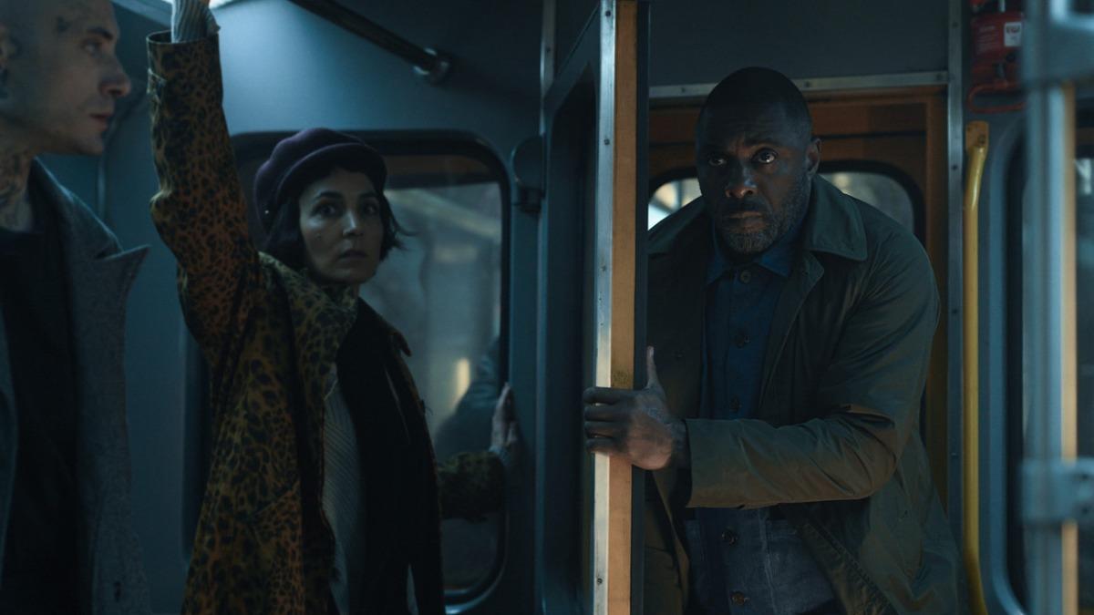 伊卓瑞斯艾巴(Idris Elba)回歸演出《劫持驚魂錄》。(圖/Apple TV提供)