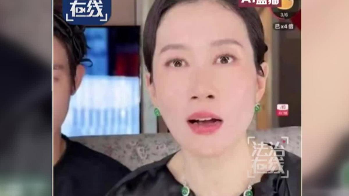 女星溫崢嶸同時出現在好多個直播,本人都傻眼。(圖/翻攝微博)