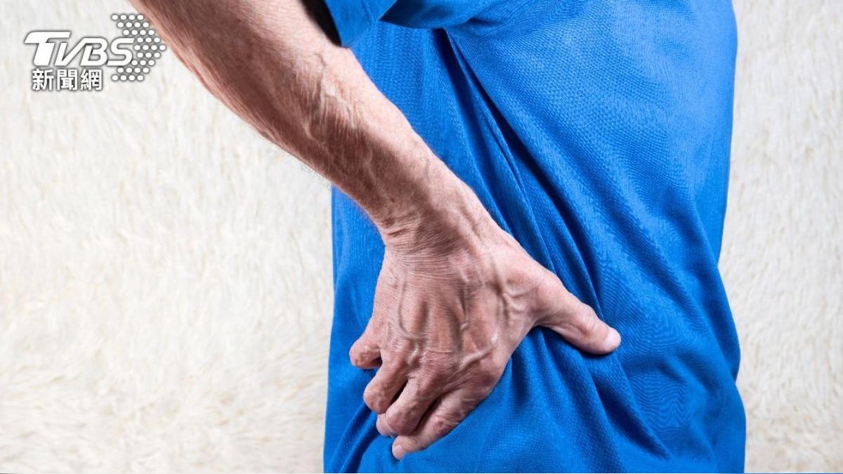 久坐族也要注意!男騎重機環島完「軟腳」 1行為釀椎間盤突出