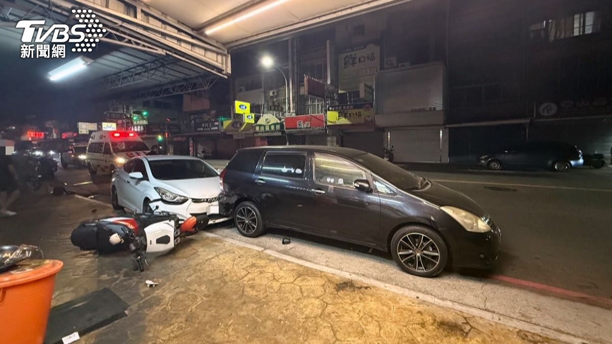 這起看似莫名其妙的交通事故,背後原因竟是肇事駕駛酒後開車。(圖/民眾提供)