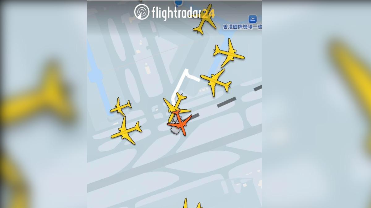 台灣旅客發現星宇航空待在跑道上很久,機上旅客則在社群上發文,已經困在機艙內4個小時。(圖/翻攝flightrader24)