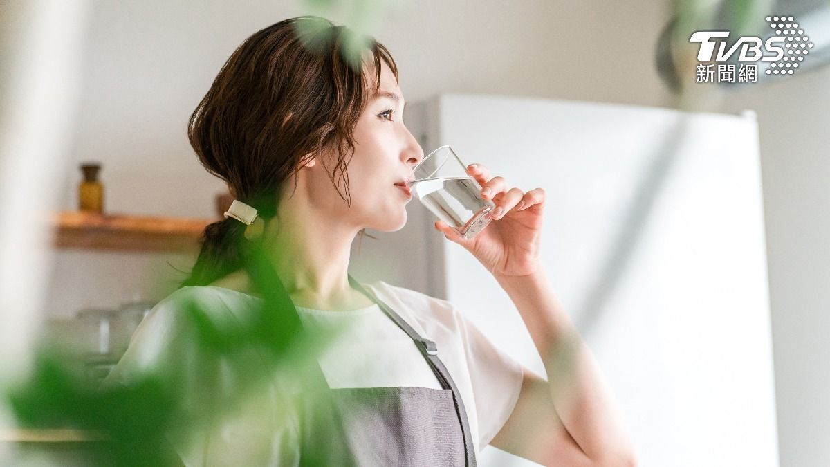 每天喝「3000毫升的水」瘦了!營養師曝關鍵︰代謝快、體重降了