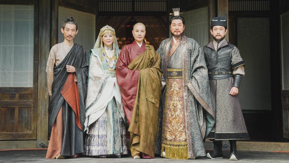 陳竹昇(左起)、方馨、唐美雲、唐文華、陳家逵出席開鏡。(圖/武童文化提供)