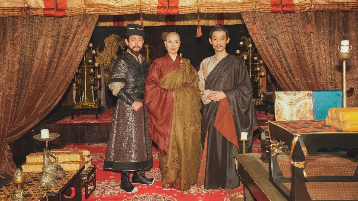 陳家逵(左)、陳竹昇(右)聊到當兵打開話匣子。(圖/武童文化提供)