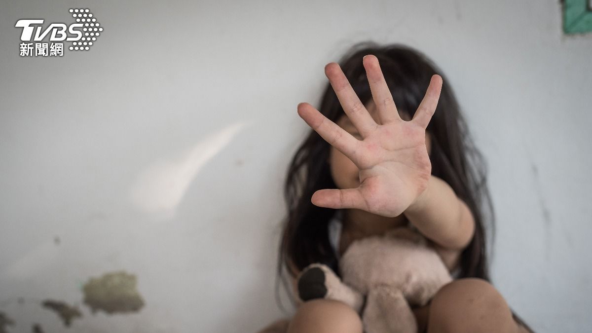 印4歲女童睡祖母旁蚊帳被割破　竟遭抱走性侵、全身赤裸被丟水溝