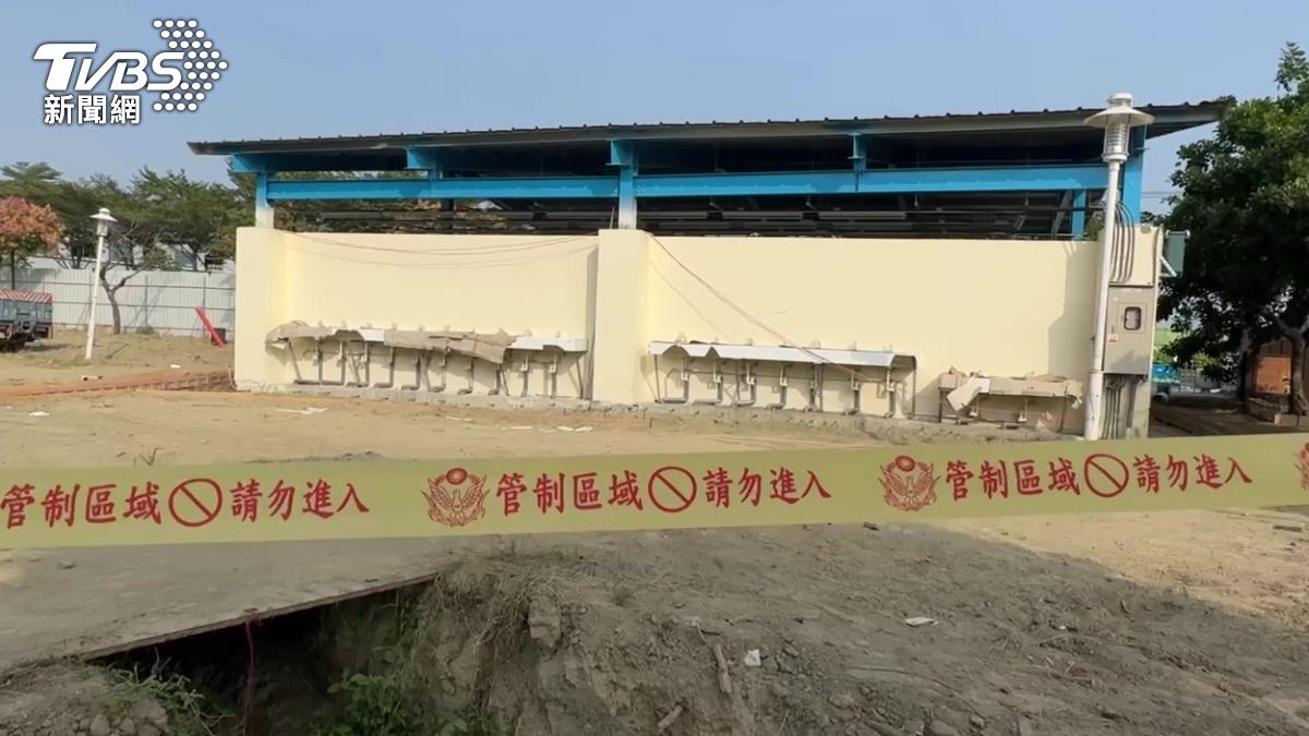 高雄茄萣運動公園的公廁,預定11月15號就要正式啟用,卻無故遭人破壞。(圖/TVBS)