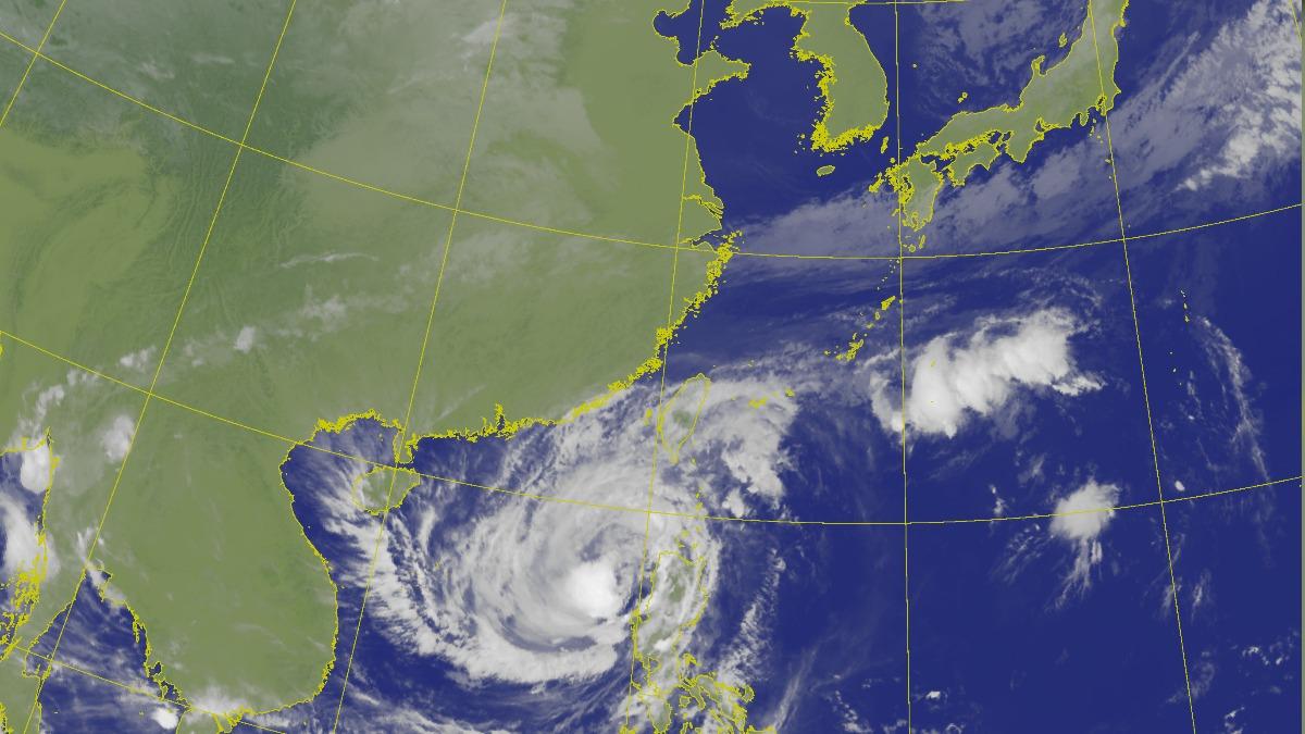 鳳凰颱風預估將北轉。(圖/翻攝自中央氣象署)