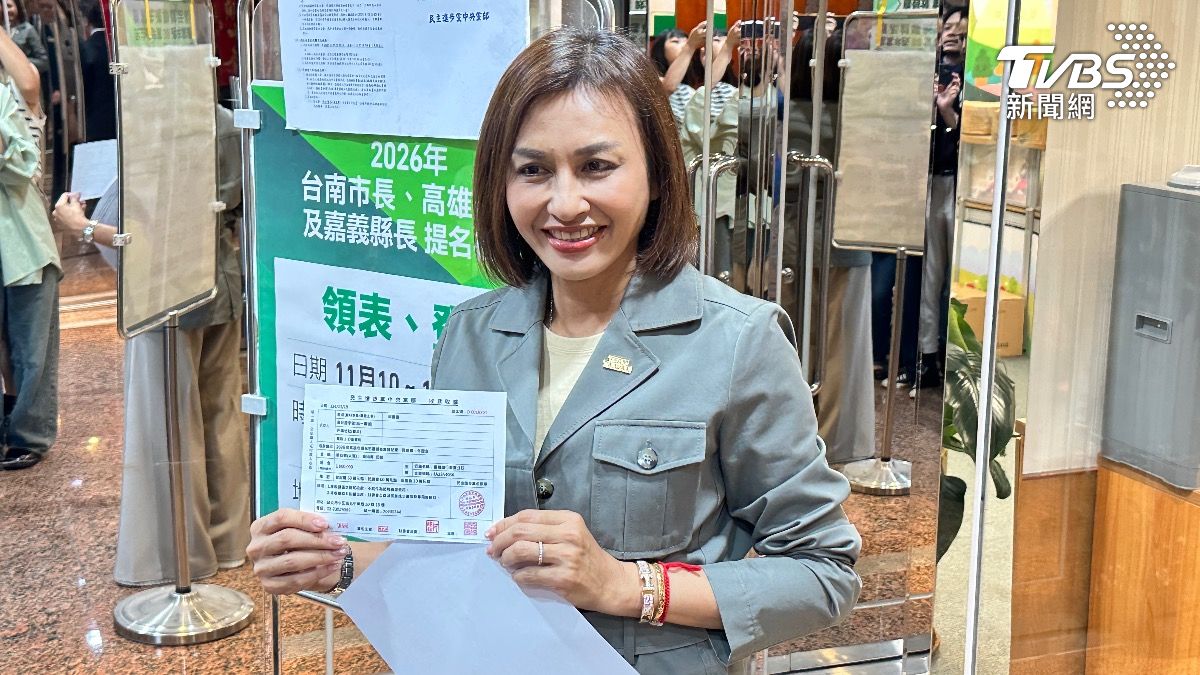 綠初選登記今開跑!邱議瑩搶頭香 嗆:支持鄭麗文就是挺中國路線