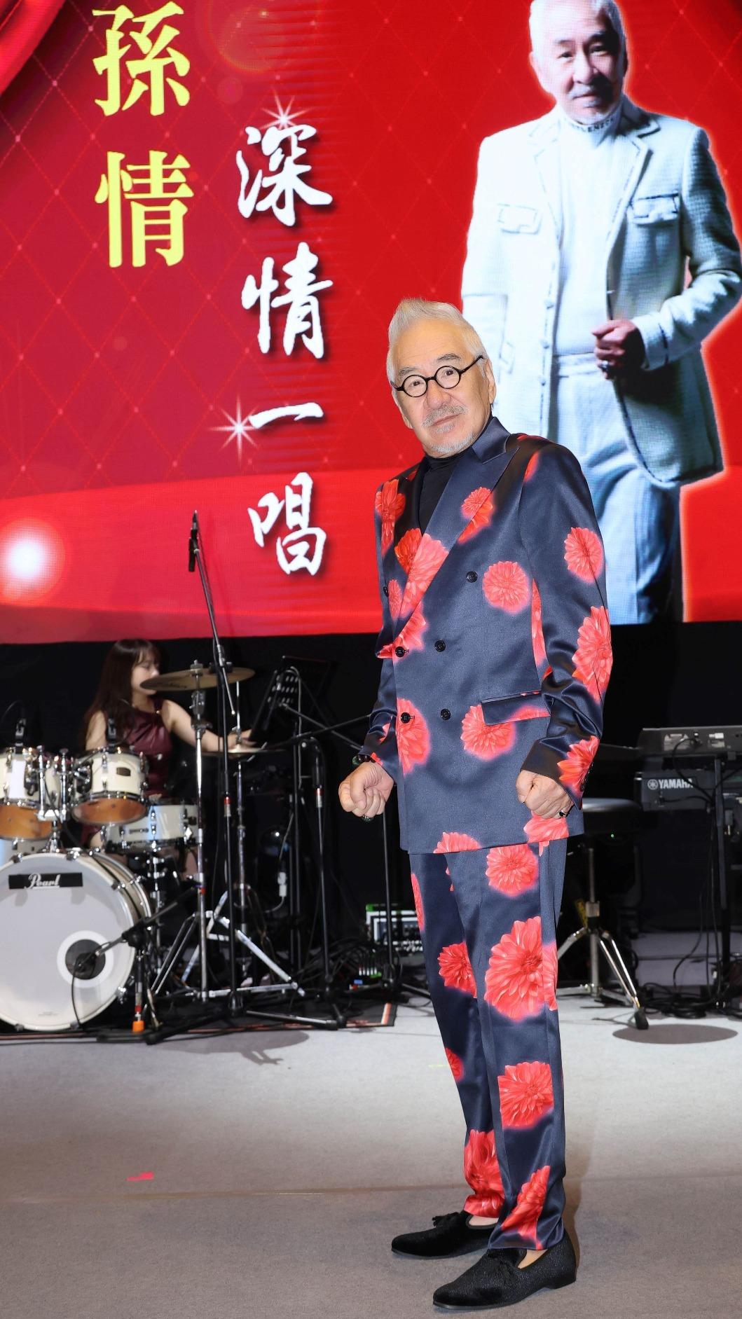 孫情一連換上好幾套衣服。(圖/台中多媒體公司提供)