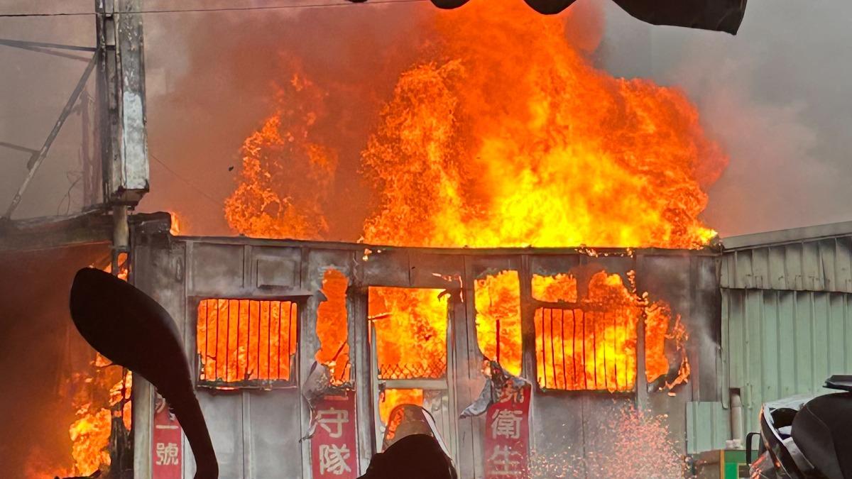 快訊／高雄三民區里活動中心「全面燃燒」　里長辦公室付之一炬