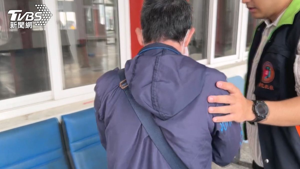 原本正打算帶老伴去寺廟拜拜求平安健康,沒想到人就這樣離開了。(圖/TVBS)