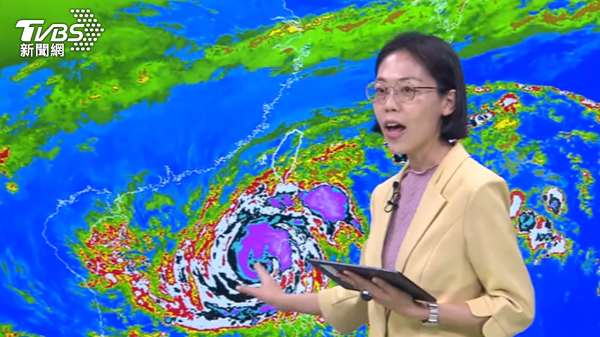 鳳凰颱風逼近。(圖/TVBS)