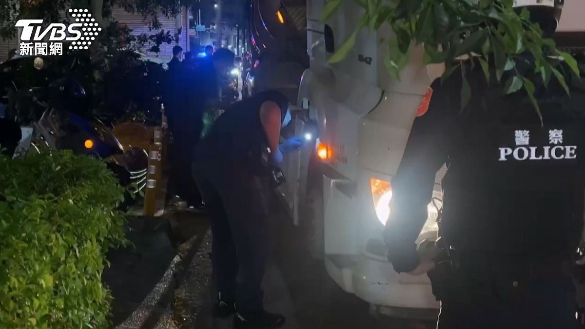 劉姓騎士被送醫後，於晚上7點16分左右宣告急救無效。(圖／TVBS)  