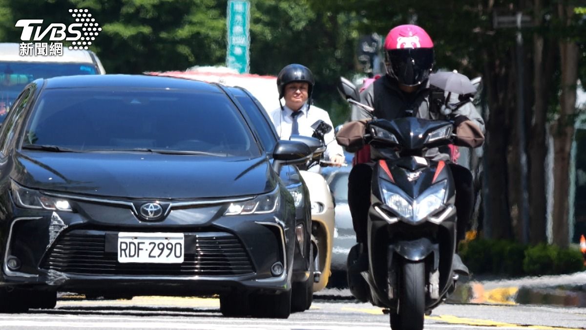 通膨壓力與AI浪潮夾擊下。(圖/TVBS)