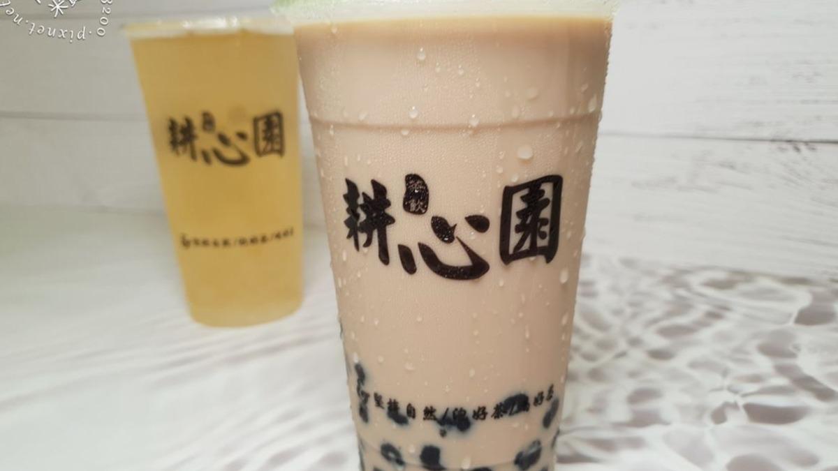 700cc的珍珠奶茶只要25元真的超佛!喝起來甜度剛好。(圖/米寶麻幸福滿載)