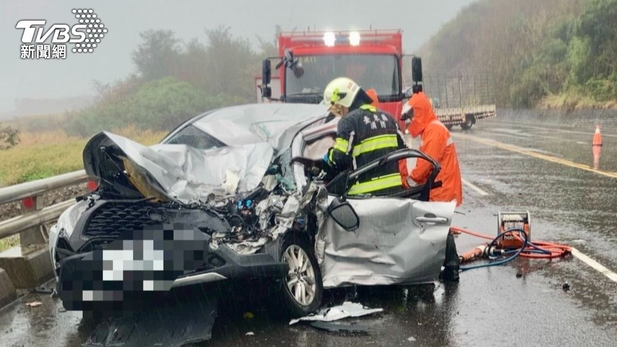 天雨路滑！台東卡車失控衝撞對向車　72歲男駕駛慘死