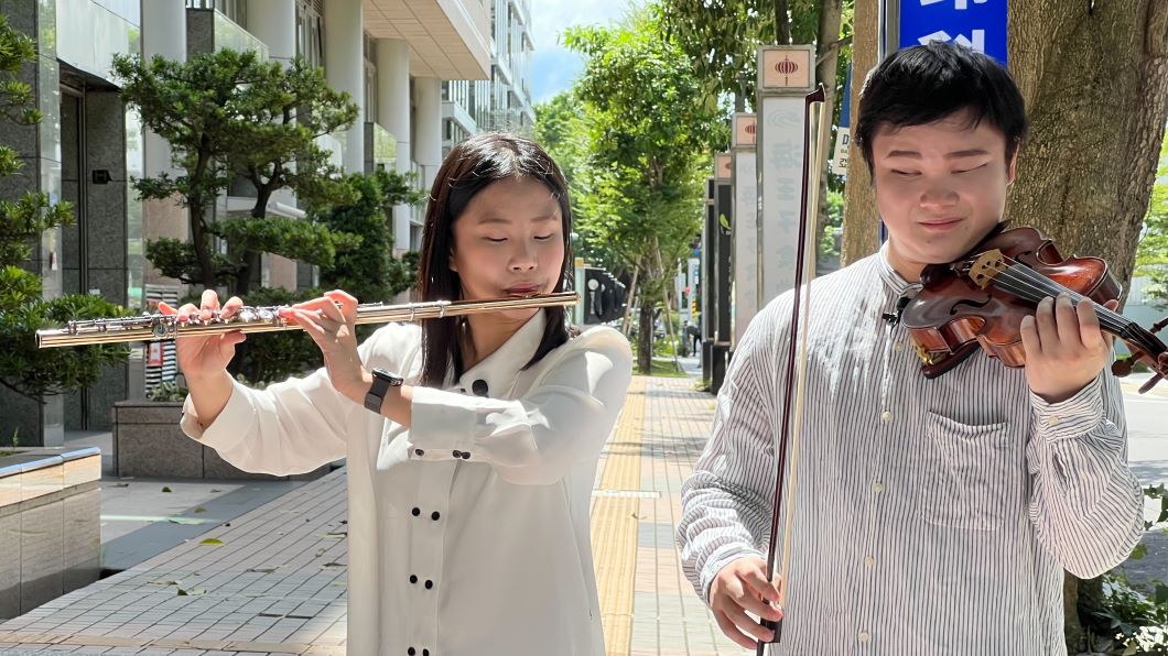 新北身障藝人用音樂與技藝展才華。（圖片來源：新北市政府勞工局）