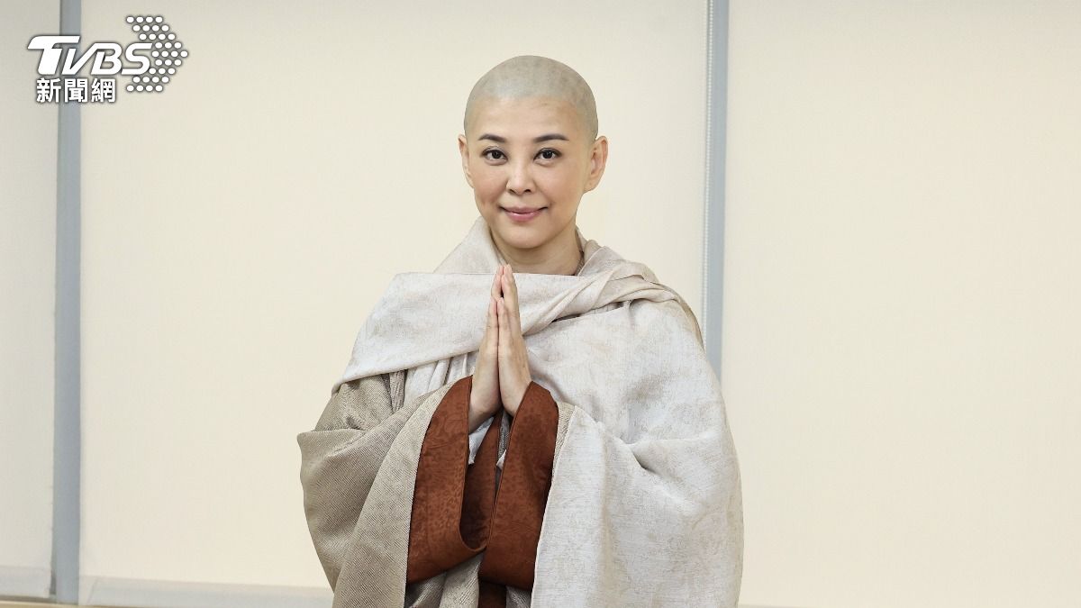八點檔玉女剃髮披袈裟　方馨先徵求媽媽同意：不是犧牲是圓滿