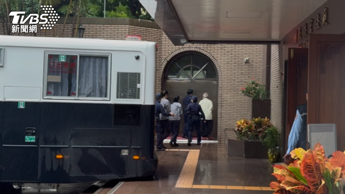 王蘊及2名女護法。(圖/潘千詩攝)