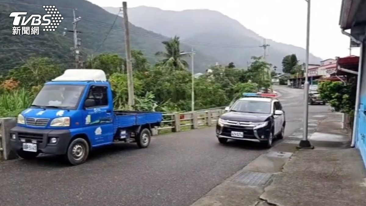 金峰鄉廣播,提醒民眾等陸上警報解除再去領普發現金。(圖/TVBS)