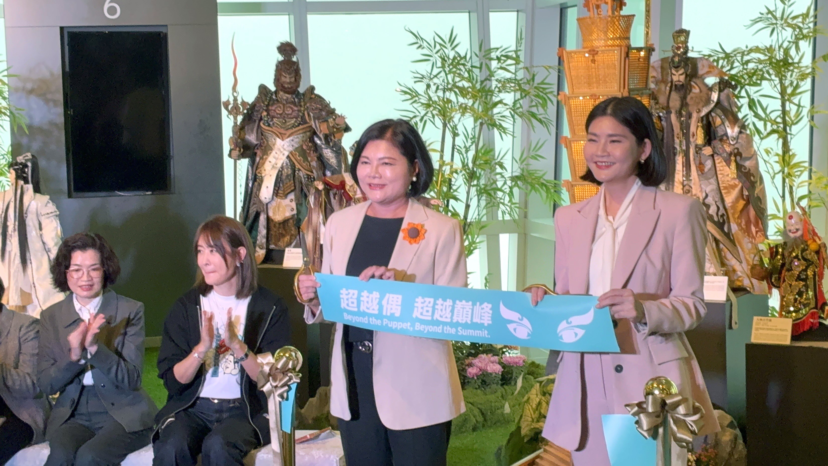 雲縣府推特展 台北101竹形建築、布袋戲偶吸睛