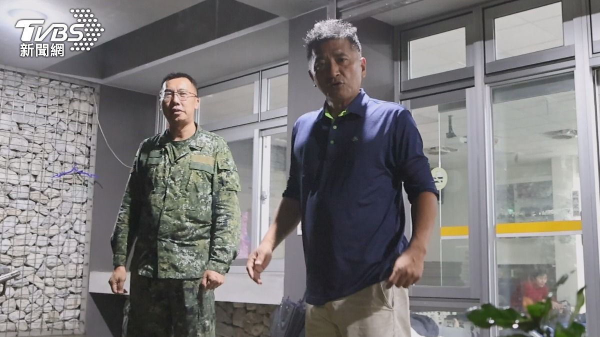 蘇澳鎮長李明哲與陸軍步兵第一五三旅旅長陳品全。(圖/蘇澳鎮災防中心提供)