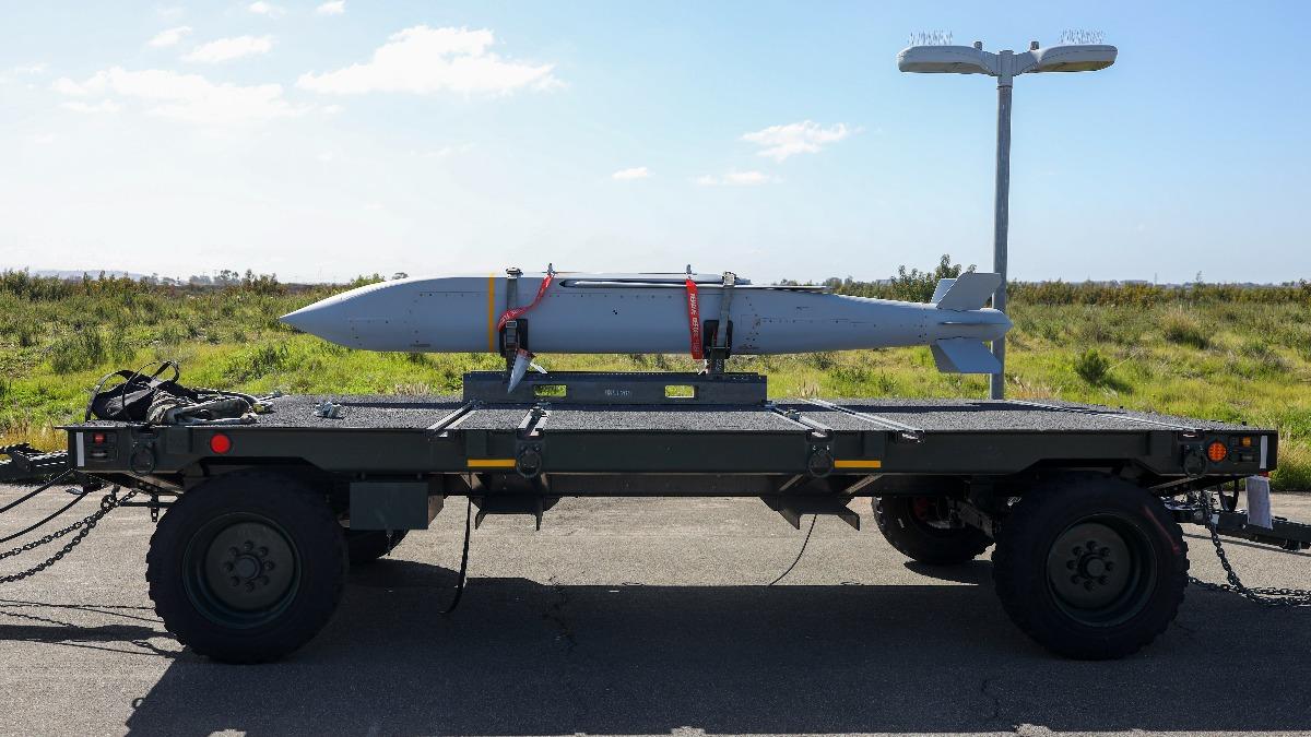 AGM-154C「JSOW」聯合距外武器(圖左)。(圖／DVIDS)