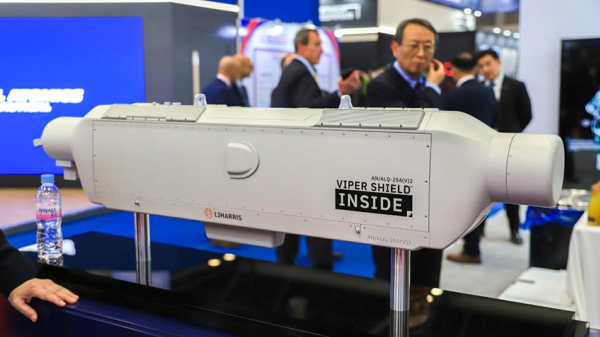 AN/ALQ-254「蝮蛇之盾」（Viper Shield）整合式電戰系統的外掛莢艙版。(圖／IDF經國號FB粉專)