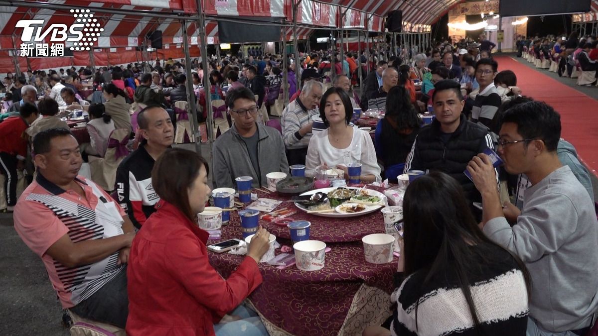 豬瘟禁令解除！鹿港古早辦桌菜「香酥卜肉」驚險入菜單　凍漲維持原價。(圖／TVBS) 