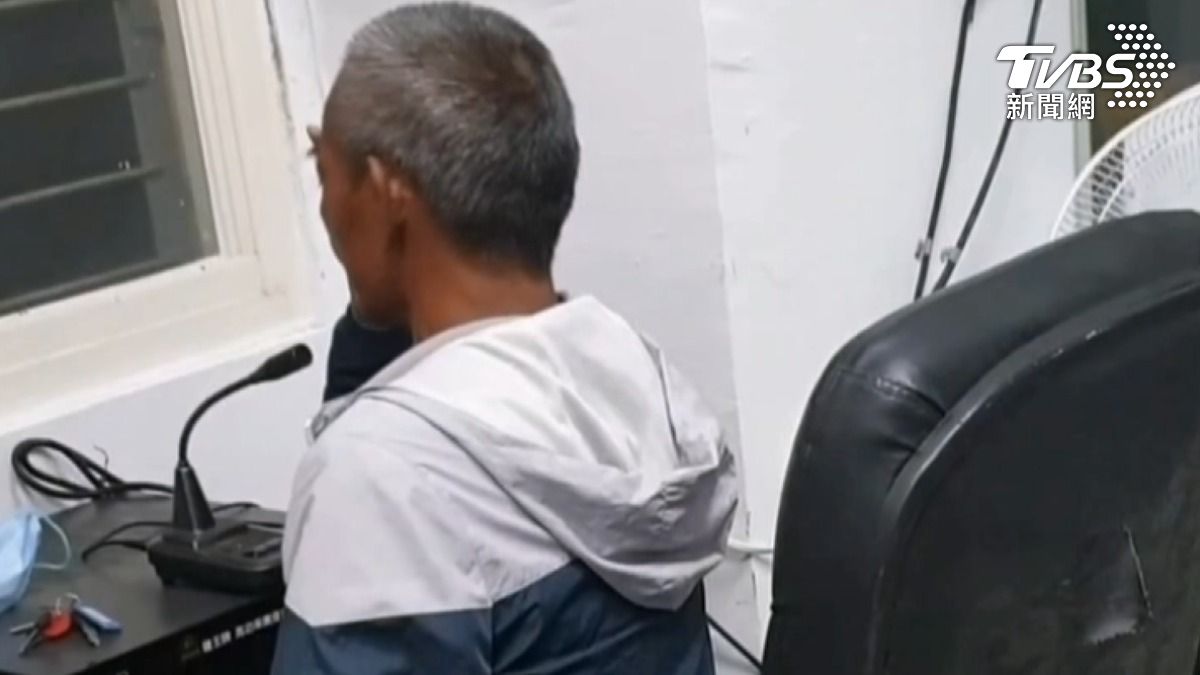 村長也不斷廣播提醒,要大家不要白跑一趟,因為鳳凰颱風延期(圖/TVBS)