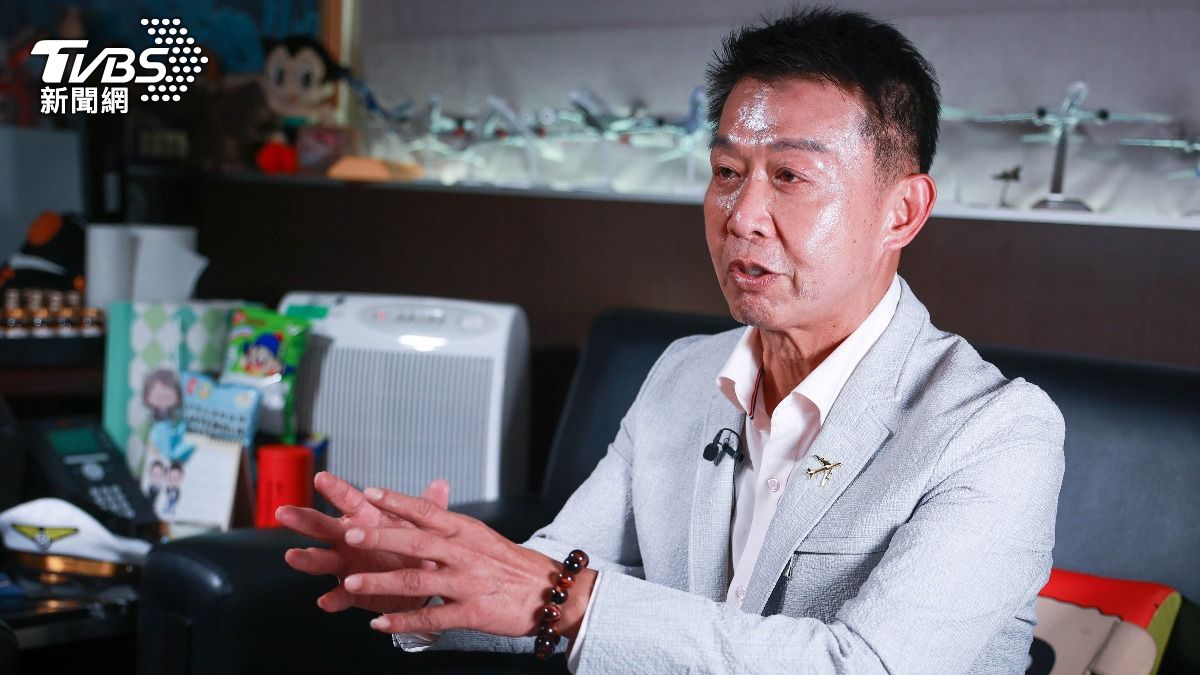 民進黨立委許智傑接受《TVBS新聞網》專訪。(圖/華子琛攝)