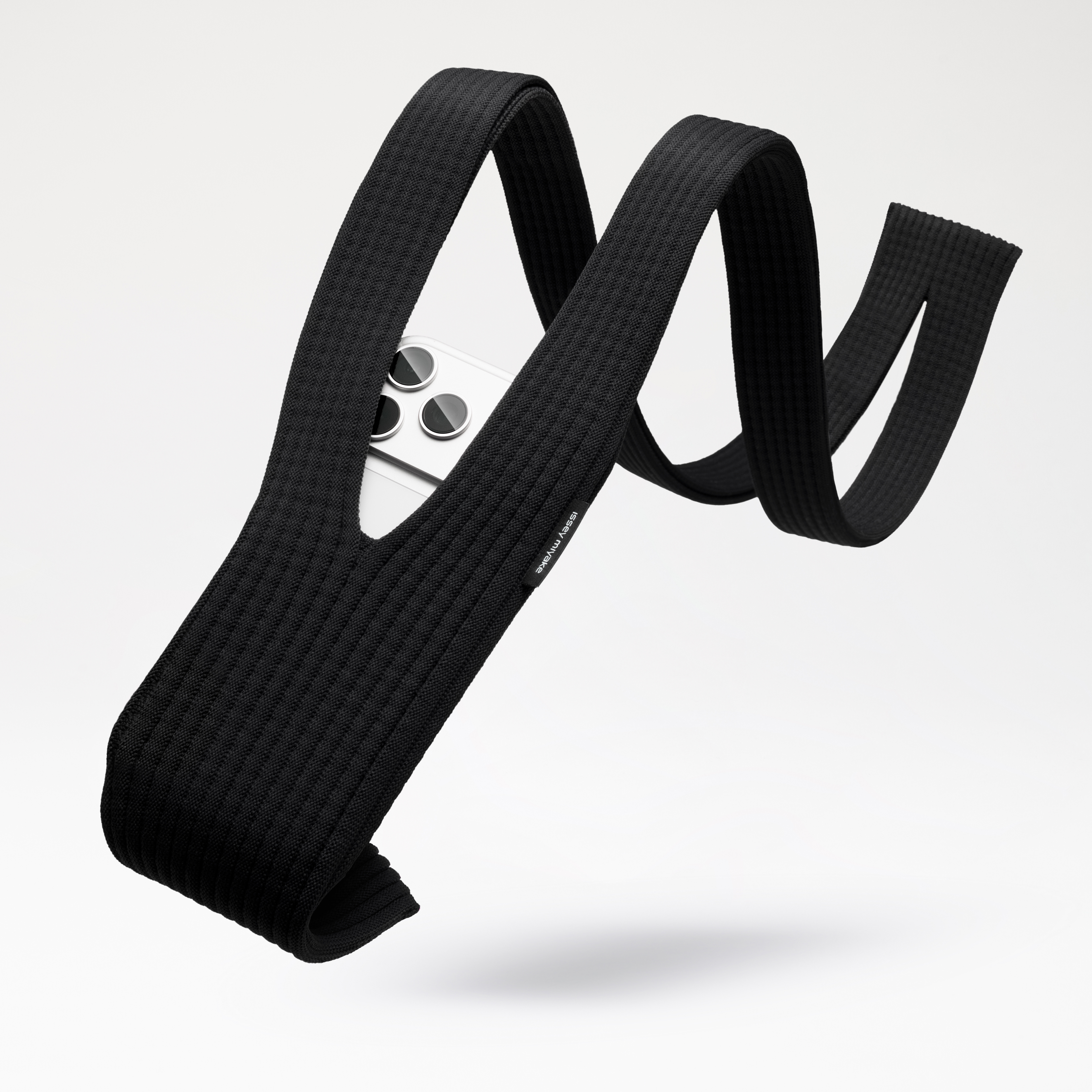 iphonepocket-isseymiyake-iphonepocket三宅一生-iphone pocket台灣-iPhonePocket售價-iPhonePocket門市-appleiphonep