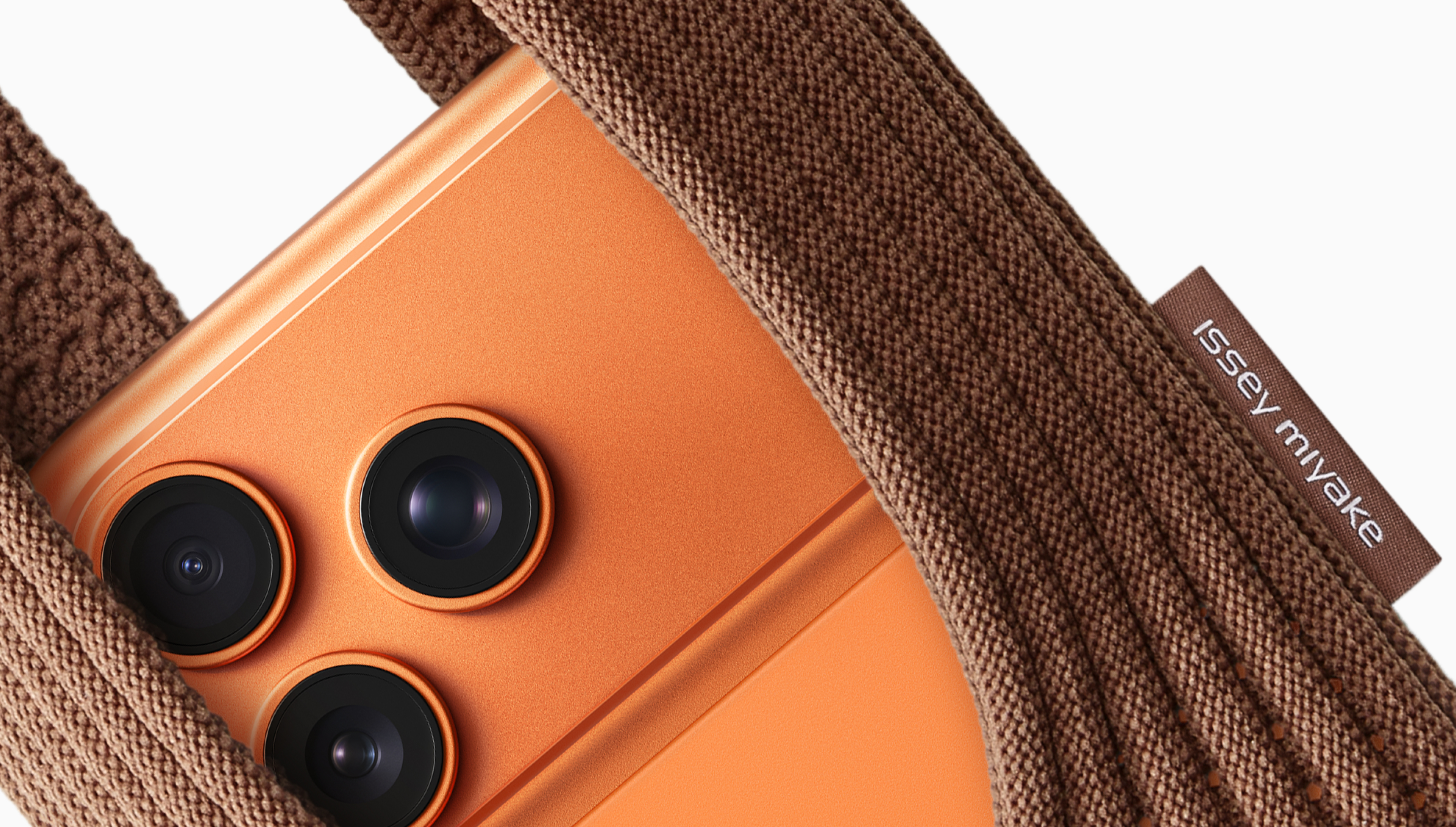 iphonepocket-isseymiyake-iphonepocket三宅一生-iphone pocket台灣-iPhonePocket售價-iPhonePocket門市-appleiphonep