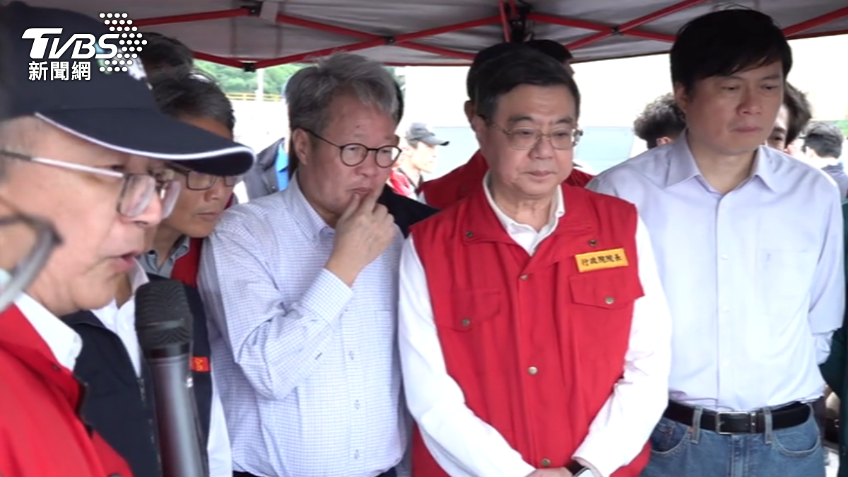 行政院長卓榮泰(右二)和工程會主委陳金德(右三)前往蘇澳視察。（圖／TVBS）