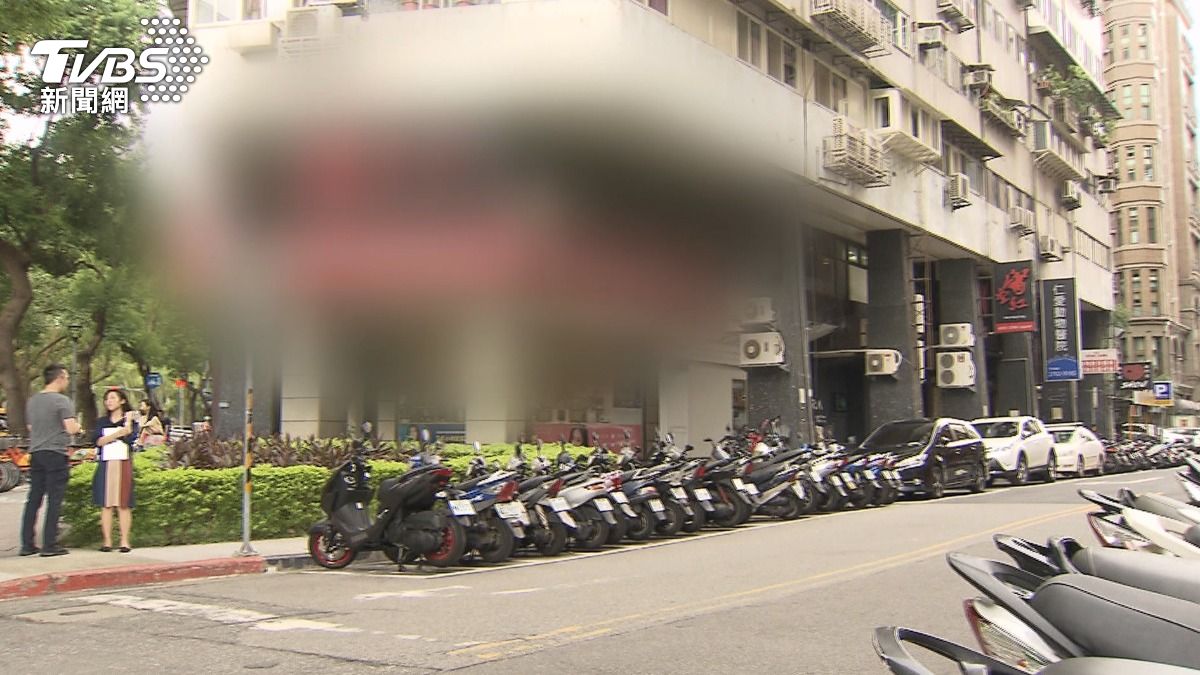 涉案的麻辣鍋公司主打高檔食材吃到飽。(圖/TVBS)