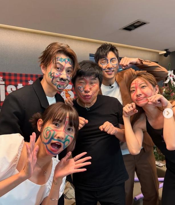 胡釋安和粿粿王子上胡瓜節目。(圖/翻攝自IG)