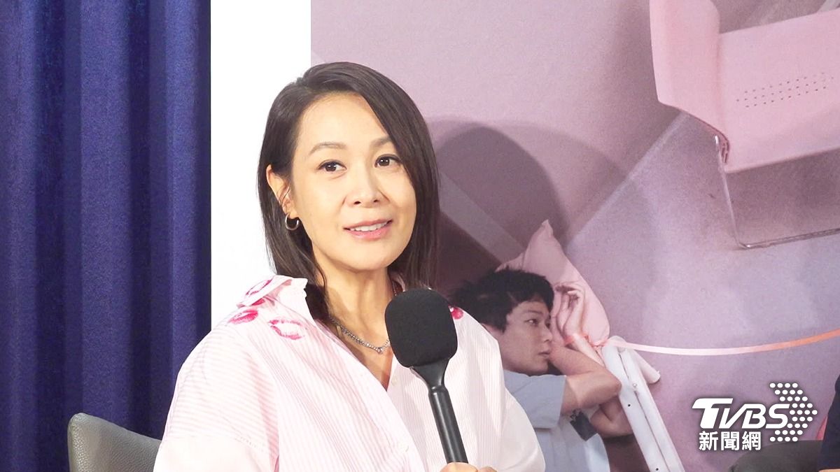 劉若英躺病床演出孕婦身心靈掙扎。(圖/TVBS)