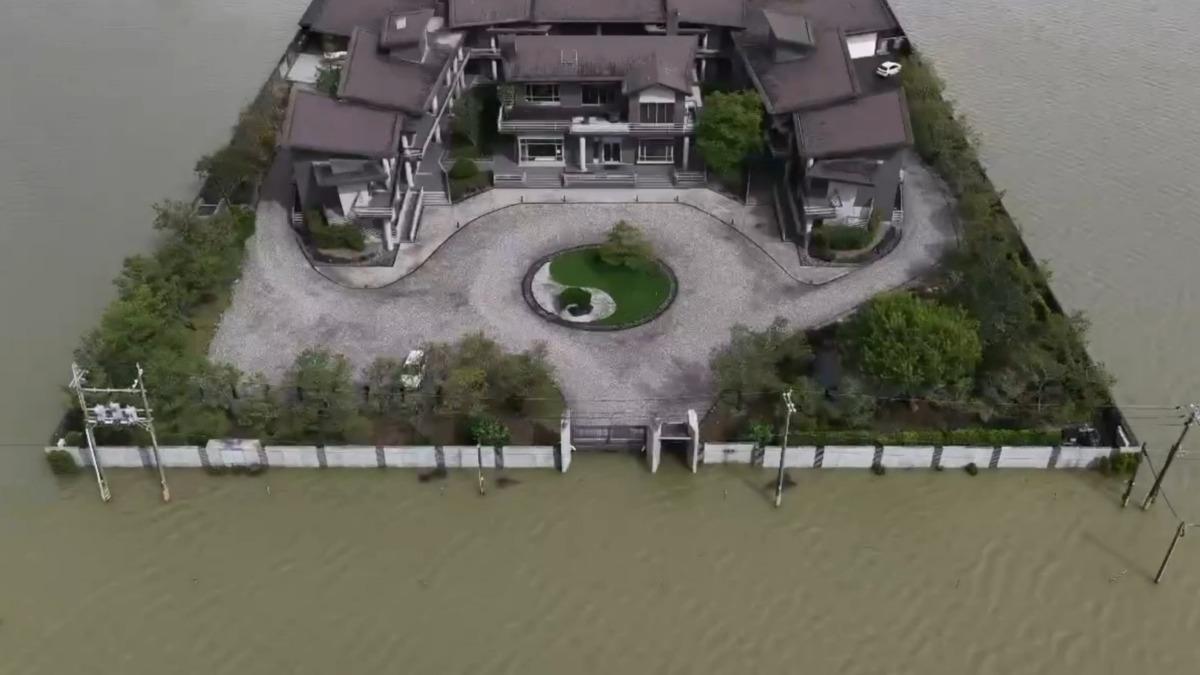 超前部署！宜蘭度假行館「超強閘門」擋下暴雨　空拍震撼畫面曝　