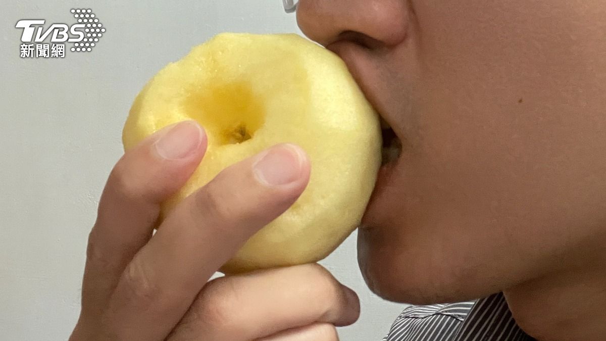 研究證實蘋果 助降心血管風險高達五成 (圖/TVBS)