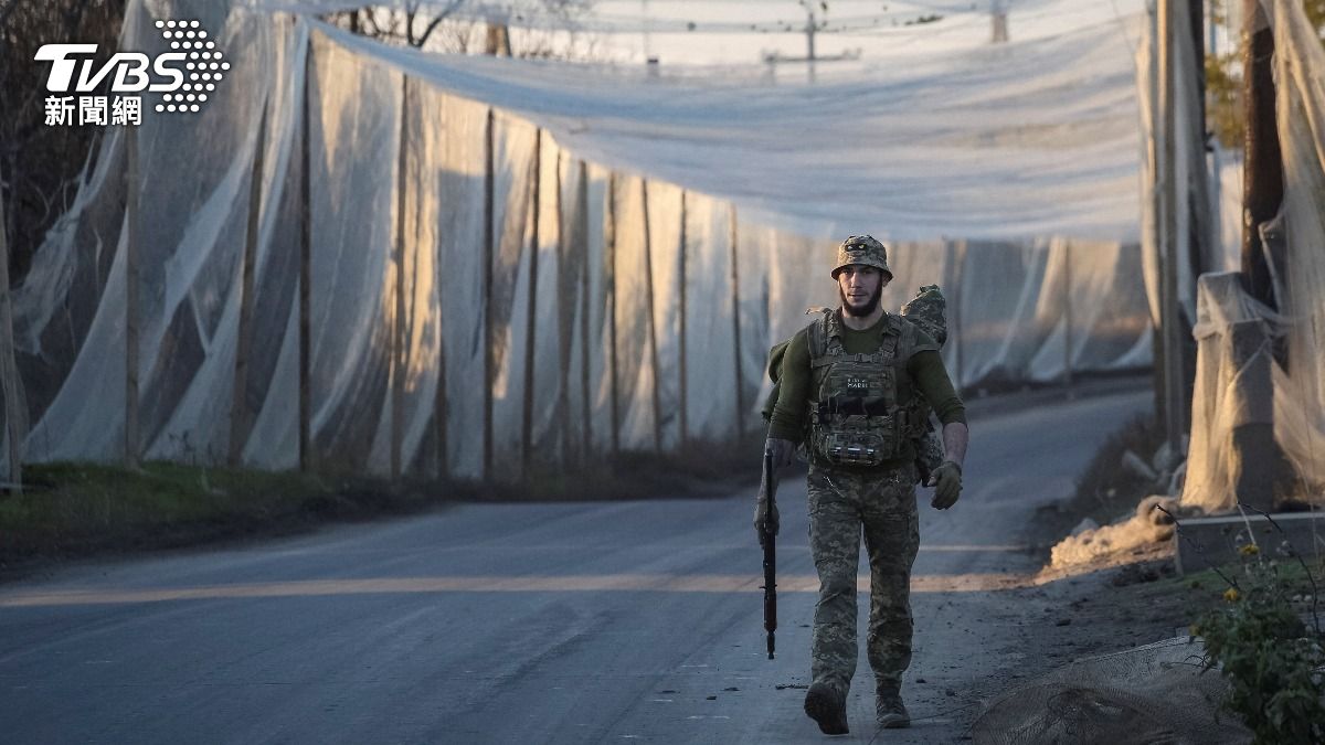 俄逃兵害親友遭私刑 自家無人機見士兵舉手投降秒炸死他