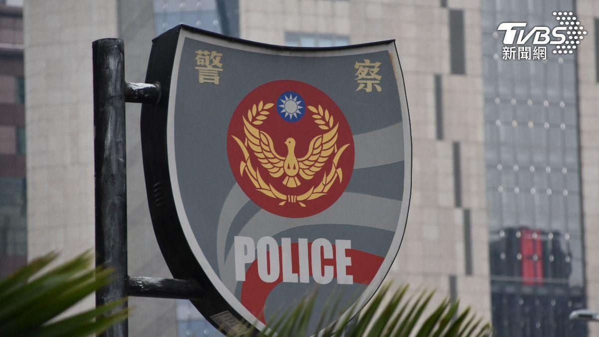 英國男「酒後搭車掉錢包」急求救!台中警助尋回 他感動道謝