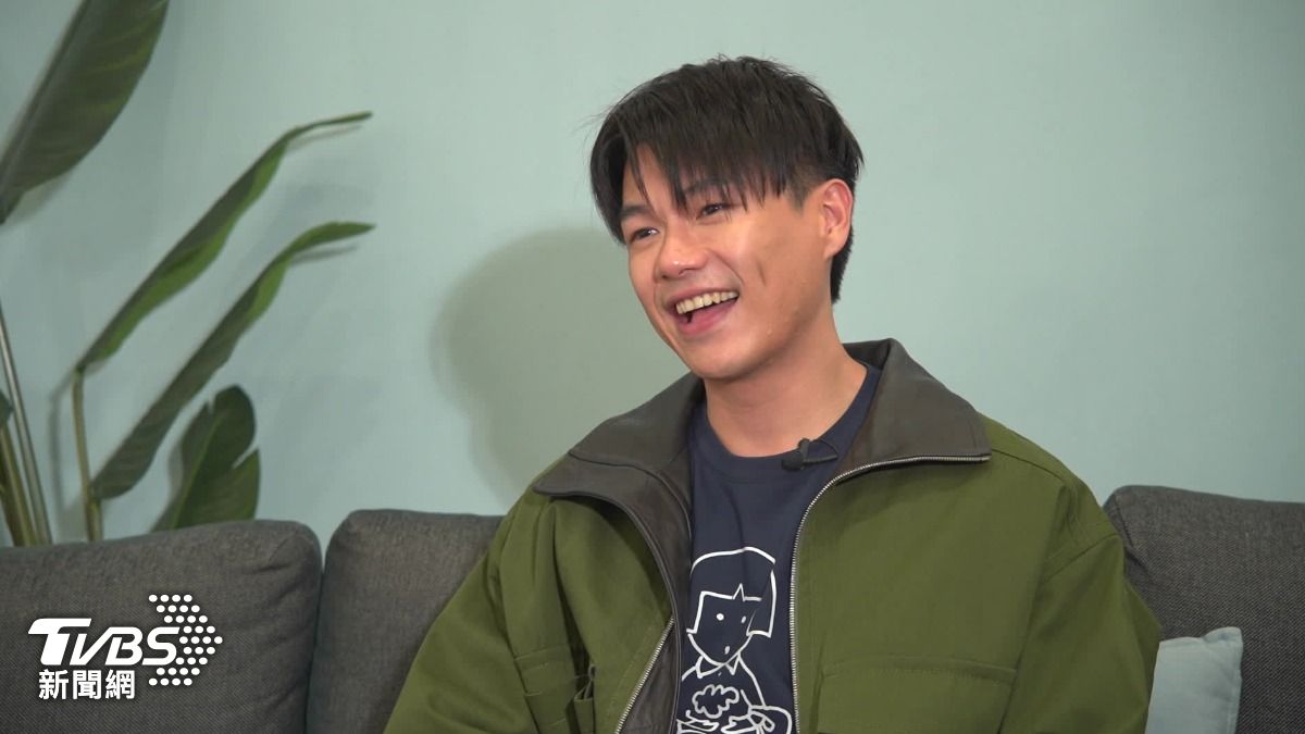 香港演員柯煒林個性樂觀開朗，非常親切。（圖／TVBS）