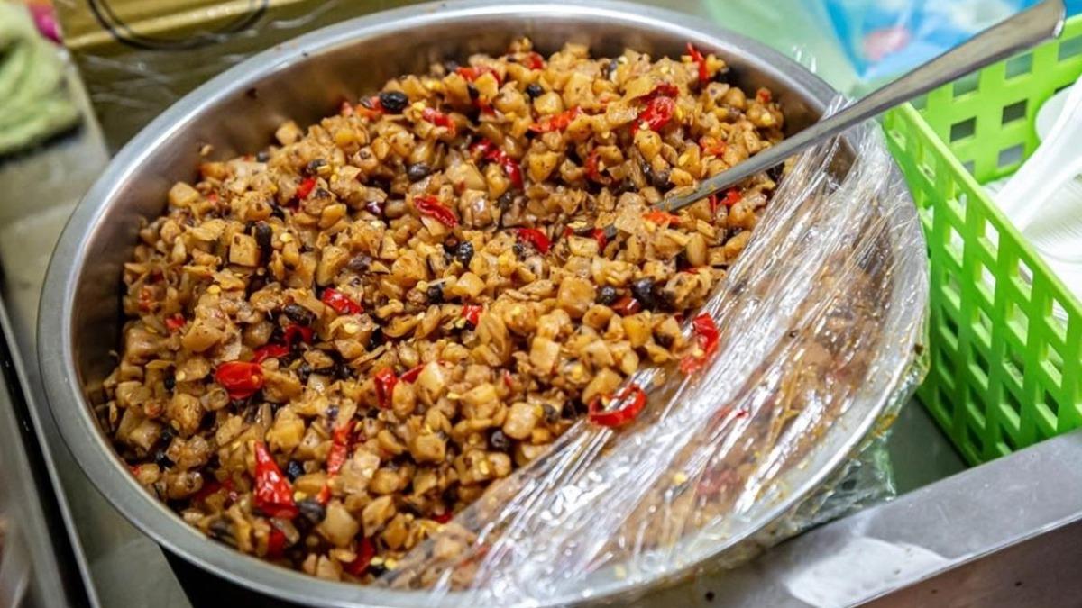 鹹香下飯的辣菜脯，絕對是店內的靈魂！推薦一定要加。（圖／愛伯特吃喝玩樂全記錄提供）