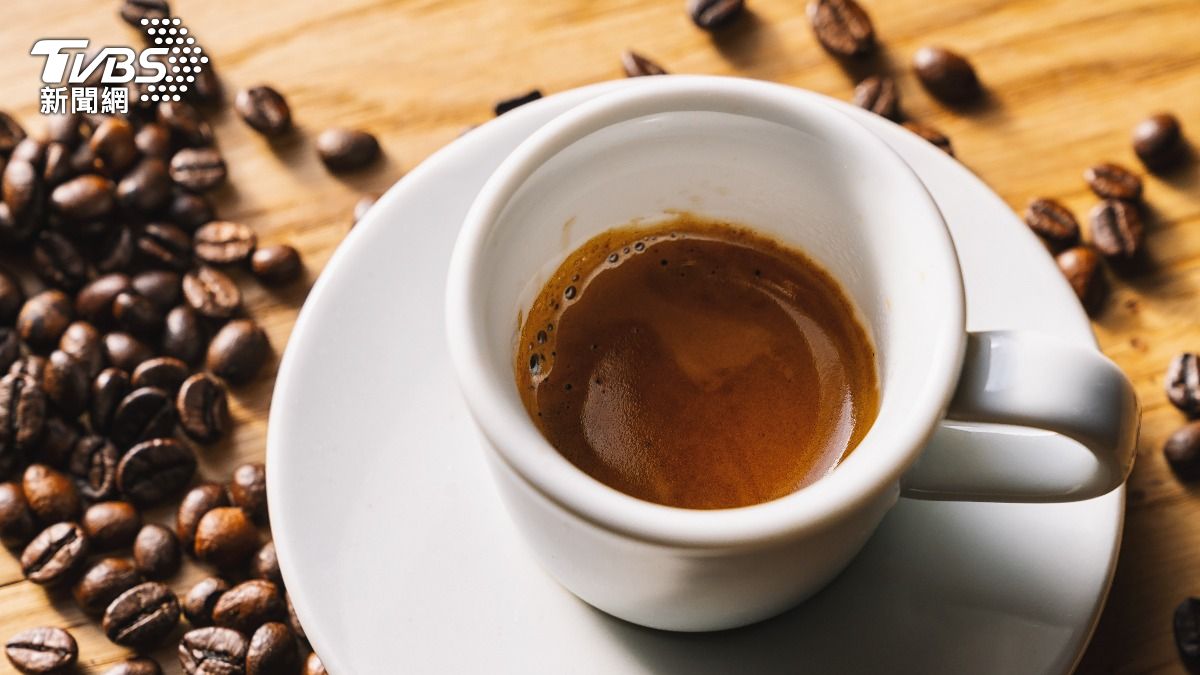 長期喝咖啡、茶 醫揭「適量杯數」:有效降低失智風險18%