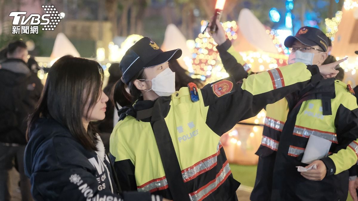 警方加強周邊交管。(圖/TVBS)