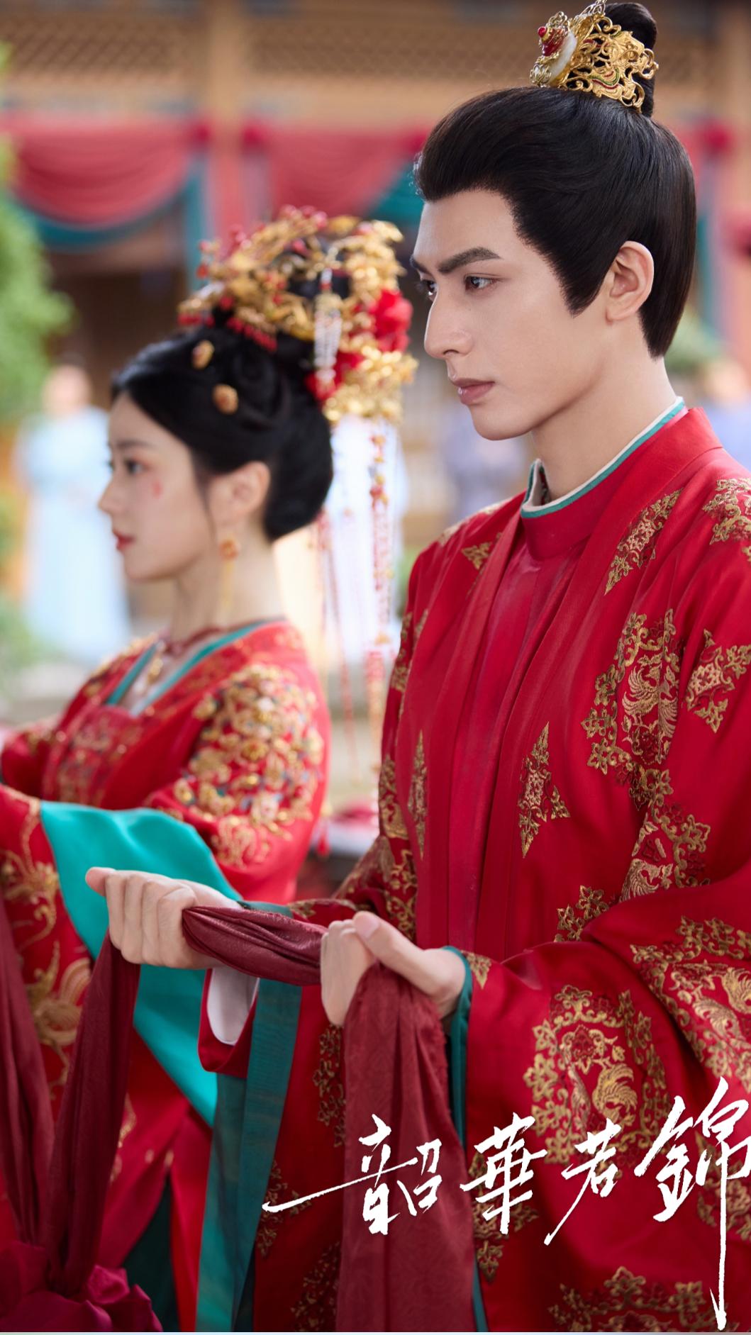 宋威龍(前)、包上恩劇中先婚後愛,並聯手揭露軍餉貪墨案背後的朝堂黑幕。(圖/TVBS)