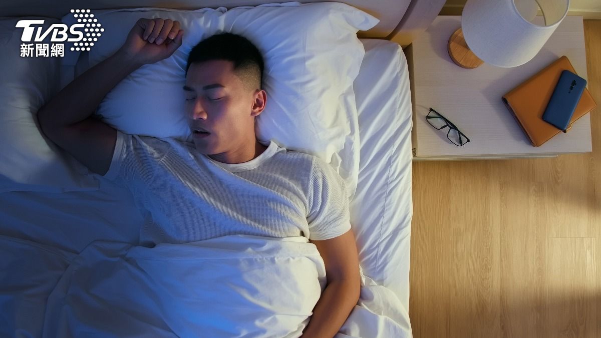 打鼾可能是身體發出警訊!醫示警「這病」:提高半夜猝死機率