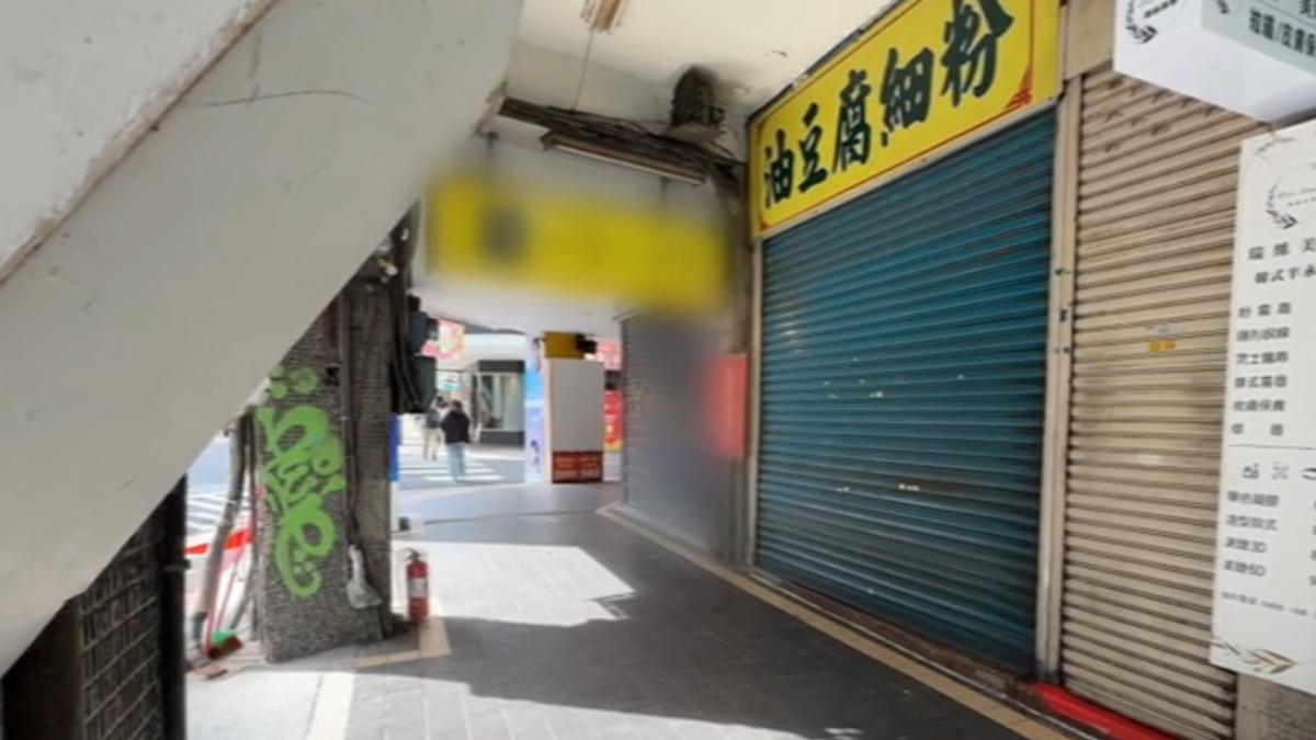 油豆腐細粉店在水溝蓋上洗冬粉。(圖/TVBS)