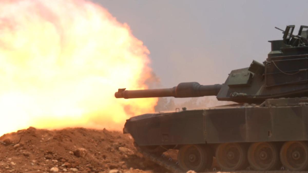 M1A2T戰車雖陸續交付台灣,然而未籌獲BMS戰場管理系統的問題,已反映在實彈操演中。(圖/軍聞社)