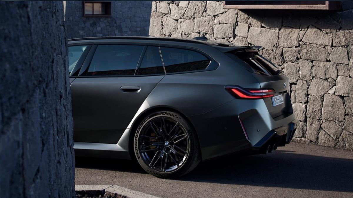新世代M5旅行車的車門與後葉子板之間有落差。(圖/BMW提供)